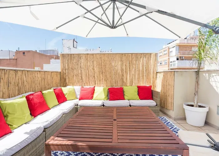 Ma2b-bright With Rooftops With Palms Near Old Town * Málaga